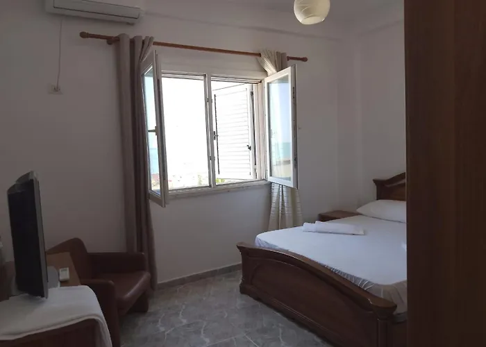 Kujtim Casa vacanze Golem (Tirana)