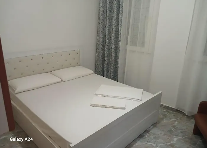 Kujtim Vakantiehuis Golem (Tirana)